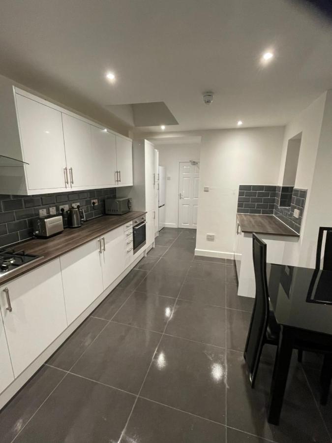 Vale Nky Apartment Rooms Лондон Екстериор снимка